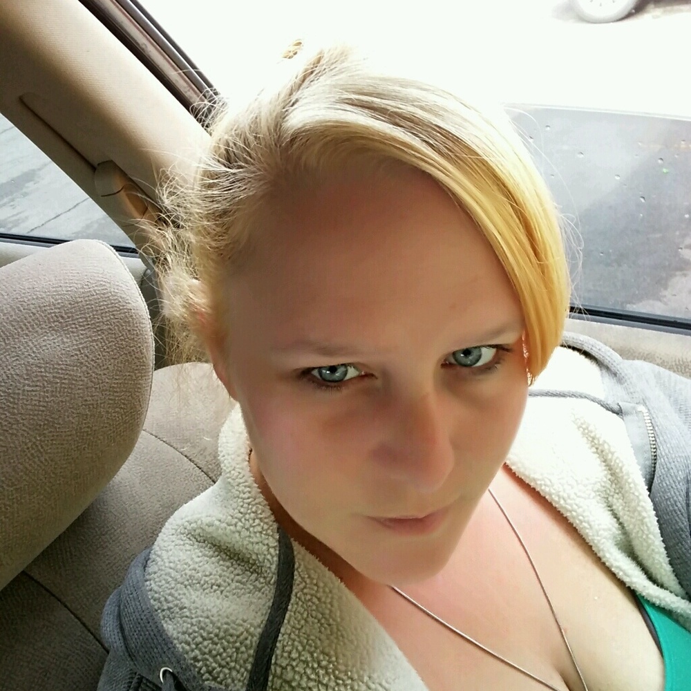 Meet your Posher, Monica